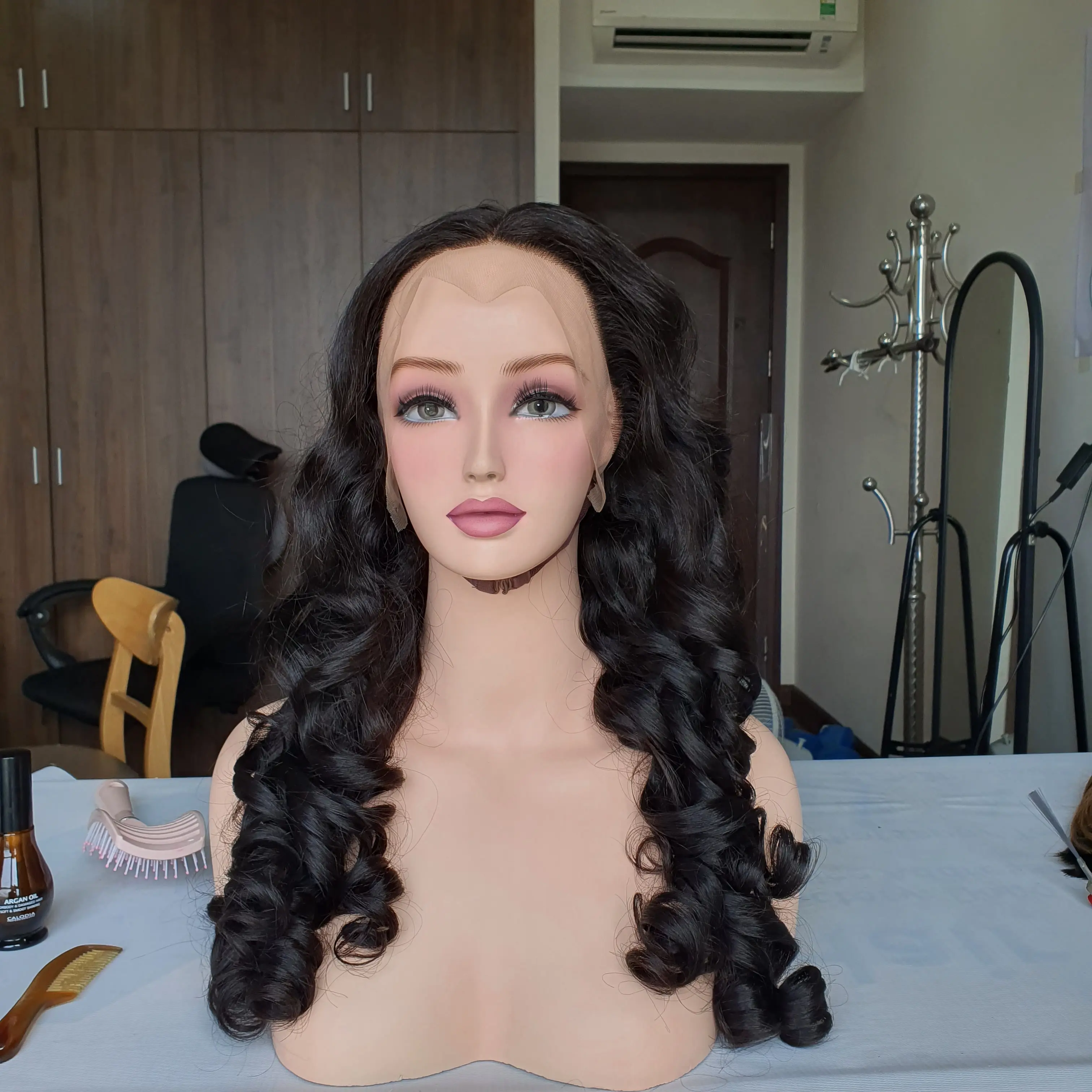 100% cheveux humains vietnamiens HD dentelle frontale perruque rebondissante vague lâche Super Double dessiné unique donneur perruques pour les femmes noires