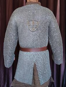 Armadura de Malla de Acero, Estilo Antiguo, Totalmente Soldada en 3D, con Cinturón de Cuero Marrón Moderno y Guantes - Product Image 3