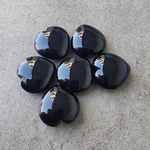 Cabujón de Ónix Negro Natural en Forma de Corazón, Gema Suelta Calibrada, Pulida y Lisa - Product Image 4