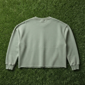 เสื้อสเวตเชิ้ตคอกลมสีเขียวเซจสำหรับผู้ชาย ทรงโอเวอร์ไซส์ ขอบดิบ แขนยาว สไตล์ลำลอง สตรีทแวร์ - Product Image 5