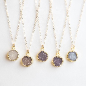 Collares redondos con colgante galvanizado, Color blanco, negro y rosa Natural, drusa, venta al por mayor, precio de fábrica, del fabricante - Product Image 1