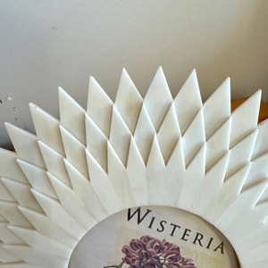 Cadre photo rond décoratif en os incrusté fait main, motif soleil éclatant, support photo mural étoilé, décoration murale artisanale pour la maison - Product Image 4