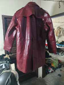 Chaqueta de cuero genuino tipo bomber con relieve de piel de oveja, fabricada a medida por OEM, abrigo largo vintage para hombre. - Product Image 2