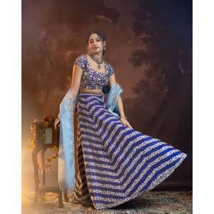 Conjunto de Lehenga Choli de Fiesta para Mujer de Diseñador con Hermoso Trabajo de Bordado - Product Image 6