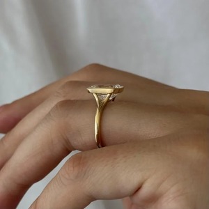 Anillo de Compromiso Art Deco con Diamante Cultivado en Laboratorio con Corte Esmeralda y Engaste de Bisel, para Mujer, Oro Sólido de 14k/18k, Certificado IGI, Nuevo Diseño - Product Image 3