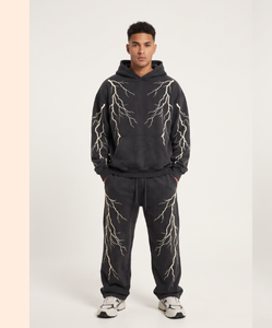Conjunto de Sudadera con Capucha y Pantalones Azul Granate para Hombre con Patrón Bordado de Rayo, Chándal Estilo Urbano - Product Image 6