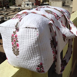 Cotton Quilted Duffle <b>Bag</b> Floral Print Large Capacity Weekender Travel Shoulder <b>Bag</b> Fashionable Overnight Shopping Duffle <b>Bag</b> - Product Image 4