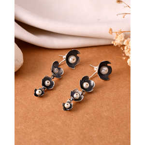 Meera jaipur shankh ต่างหูเงินแบบห้อยดีไซน์แบบลาเต้จากอินเดีย - Product Image 3