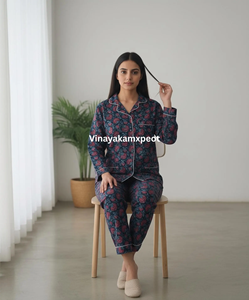 Ensemble de pyjama élégant en coton imprimé à la main avec chemise boutonnée et col cranté, pantalon assorti à coupe droite - Product Image 6
