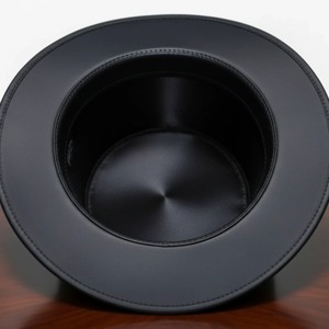 Chapeau haut de forme en cuir noir pour homme, design classique à couronne structurée, chapeau de mode en cuir de qualité supérieure avec styles et fabrication personnalisés - Product Image 2