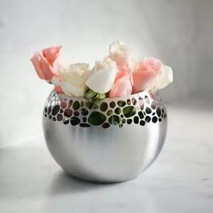 Jarrones de metal elegantes de primera calidad para arreglos florales elegantes - Product Image 3