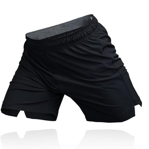 Shorts de boxe de haute qualité, logo d'équipe personnalisable, shorts de combat en satin, vêtements de performance légers pour l'entraînement de boxe - Product Image 4