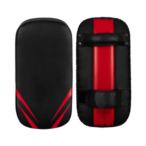 Almohadillas de boxeo tailandés de PVC de calidad premium, color rojo y negro, duraderas, con asas reforzadas, para entrenamiento de artes marciales. - Product Image 1