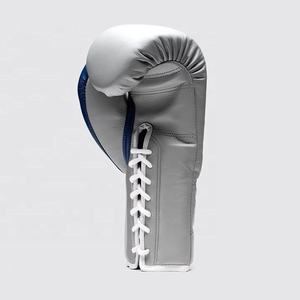 Dernier modèle de gants de boxe Fly personnalisés de couleur grise, 100% cuir véritable, gants de boxe Fly confortables, gants d'entraînement de kickboxing Fly - Product Image 3