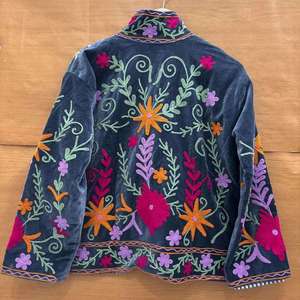 Veste en velours brodé bleu Suzani de qualité supérieure avec motif floral, col montant bohème, manches longues, vêtements d'extérieur pour femmes, automne - Product Image 5