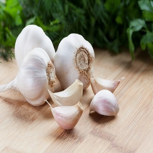 Ail frais biologique de qualité supérieure en gros, avec une durée de conservation de 2 ans, emballé en sacs en filet et cartons pour une manipulation facile, service OEM/ODM - Product Image 5