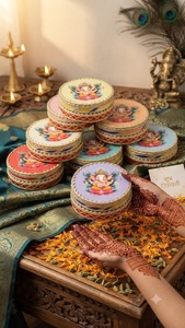 กล่องกลมลายแกเนชาราชินีงานฝีมือขายส่ง กล่องใส่ขนมและผลไม้อบแห้งแบบโลหะรักษ์โลก พร้อมกล่องของขวัญเข้าชุด - Product Image 5
