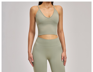 Ensemble de yoga 2 pièces pour femme, vert sauge uni, haut court à col rond et bretelles spaghetti, leggings taille haute pleine longueur, sans couture, séchage rapide - Product Image 4