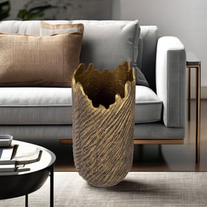 Jarrón de Metal de Inspiración Cultural, Ideal para el Ambiente del Hogar, con una Superficie Suave y Fácil Colocación para Decoración de Temporada - Product Image 3