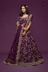 Ensemble de robe de demoiselle d'honneur en organza violet brodé avec imprimé floral, col bateau, manches courtes, longueur au sol - Product Image 4