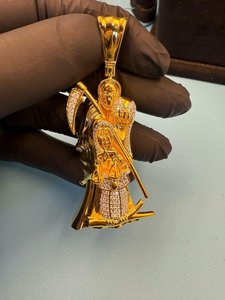 Pendentif unisexe Hip Hop en argent sterling 925 et or 18 carats, incrustation de moissanite taille brillant sertie griffes, motif Sainte Santa Muerte mexicaine - Product Image 4