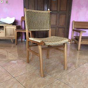 Chaise de salle à manger en bois de teck massif avec corde tressée, qualité commerciale, pour hôtels, restaurants, complexes hôteliers, fabriquée à Jepara, Indonésie, vente en gros - Product Image 1
