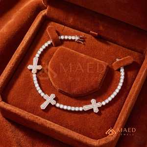 สร้อยข้อมือเทนนิสทรงกากบาทสีโรสโกลด์ประดับโมอิสซาไนต์ สร้อยข้อมือแบบโซ่เส้นเล็กหรูหรา เครื่องประดับแฟชั่นสำหรับผู้ชายและผู้หญิง - Product Image 4