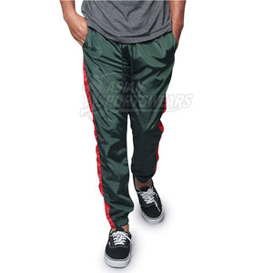 Pantalon de jogging coupe oversize pour homme, style urbain, coupe droite, léger, imperméable, tendance, esthétique, réfléchissant, abordable - Product Image 4