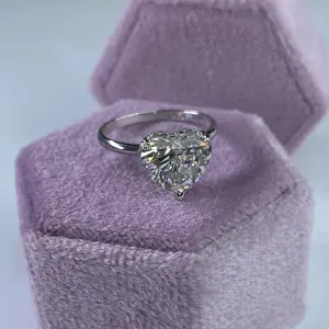 Anillo de Compromiso Vintage con Diamante Cultivado en Laboratorio Tishya de 3.10 Ct, Corte Radiante, G/VS1, Oro Blanco de 14K - Product Image 6