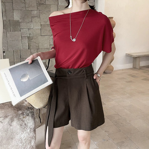 Jupe-short en velours côtelé taille haute de couleur unie pour femme avec ceinture, style minimaliste, coupe classique, fermeture boutonnée - Product Image 4