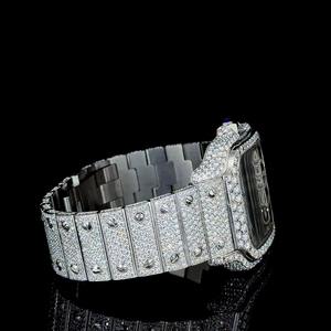 Montre de luxe en or blanc de qualité supérieure pour hommes, entièrement sertie de diamants, avec bracelet en acier inoxydable, disponible à la vente - Product Image 1