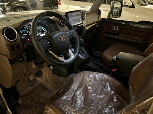 โตโยต้า แลนด์ ครุยเซอร์ LC71 ฮาร์ดท็อป LXz ปี 2026 รถ SUV ใหม่ ขับเคลื่อน 4 ล้อ เครื่องยนต์ดีเซล เกียร์ธรรมดา สมรรถนะสูง สำหรับขับขี่ออฟโรด พร้อมส่งออก - Product Image 6