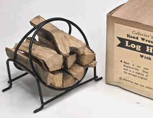 Support à bois de chauffage miniature en métal noir avec bûches, porte-bûches pour foyer de maison de poupée, accent décoratif, mini porte-bûches en fer forgé - Product Image 6