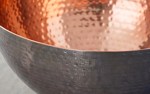 Bol mélangeur haut de gamme en cuivre martelé à l'intérieur, au design élégant, idéal pour la cuisine domestique et la présentation de table raffinée. - Product Image 2