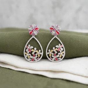 Pendientes pequeños de diseñador polaco de plata de excelente calidad para mujer - Product Image 1
