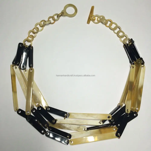 Femmes Boho Tribal Multi-Tone Teck Corne Pendentif Collier Buffalo Corne Déclaration Collier Bijoux pour Mariages - Product Image 2