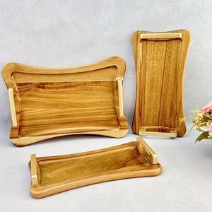Plateau de rangement et de service élégant en bois avec design incurvé lisse, poignée facile à saisir, idéal pour servir des fruits et des collations, parfait pour la décoration de la cuisine. - Product Image 5