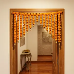 Guirnalda Moderna de Flores Artificiales de Caléndula Naranja y Campanas Doradas, Plástico Ecológico para Decoración de Bodas, Festivales y Entradas de Casa - Product Image 4