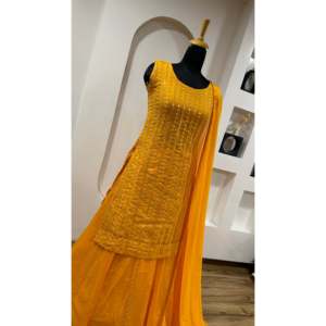 Ensemble de vêtements de fête pour femmes de designer haut et bas Dupatta avec miroir en papier complexe - Product Image 1