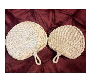 Ventilateur à main en feuille de palmier naturel vietnamien avec poignée en raphia blanc pour décoration murale de mariage et bricolage - Product Image 4