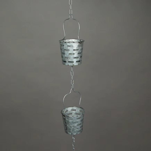 Chaîne de pluie en métal galvanisé de haute qualité, idéale pour les jardins, les patios, les balcons et les espaces extérieurs. - Product Image 2