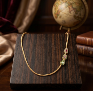 Chaîne de poitrine en alliage de cuivre plaqué or Divyoro avec cristaux en forme de poire et strass – Bijoux pour enterrement de vie de jeune fille et fiançailles pour femme - Product Image 2