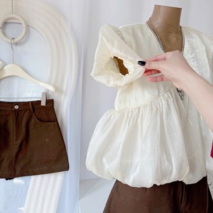 Conjunto de Top y Falda Marrón de Inspiración Vintage para un Estilo Urbano y Adorable - Product Image 5