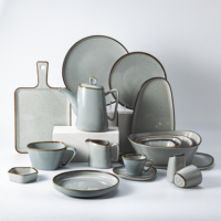YAYU OEM Ensemble de vaisselle nordique pour la restauration, Assiettes à pâtes irrégulières grises mates mouchetées, Assiette en céramique givrée colorée
