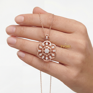 Pendentif en forme de croissant floral plaqué or rose avec diamants, chaîne à maillons, bijoux de luxe pour mariage, anniversaire, cadeau, fête - Product Image 4