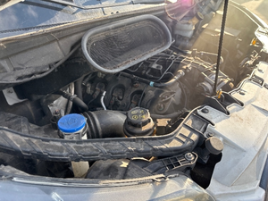 Furgoneta de Carga Comercial de Techo Alto 2016, Motor 3.5L V6, Distancia Entre Ejes Larga, 129,978 millas - Product Image 3