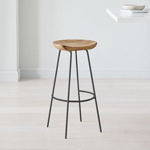 Tabouret en bois et fer forgé sur mesure, parfait pour les thèmes d'intérieur personnalisés et les aménagements de meubles industriels - Product Image 1