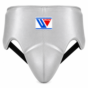 Protège-guêtres de boxe Winning en cuir véritable argenté, couleur et logo personnalisables – Équipement de protection haut de gamme - Product Image 1