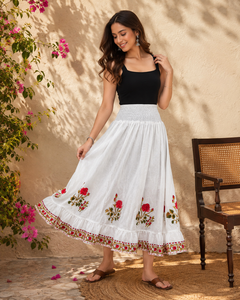 Falda Maxi Blanca Artesanal para Mujer con Motivo Floral, Bajo con Volantes, Cintura Elástica Fruncida, Forro de Algodón, Ropa para Fiestas - Product Image 4