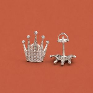 Boucles d'oreilles en moissanite couronne S925, design clou royal - Product Image 4